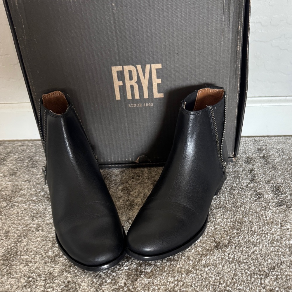 Frye Carly Leather Zip Chelsea Booties
